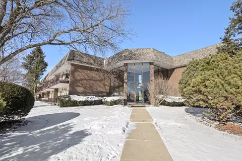3 N550 Crown Rd #2, Elmhurst, IL 60126