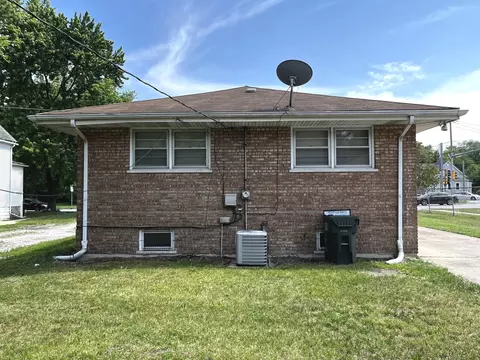 Exterior - 664 E 142nd St, Dolton, IL 60419 photo 4 of 4