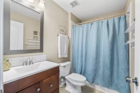Bath - 1575 Old Forge Rd, Bartlett, IL 60103 photo 4 of 5