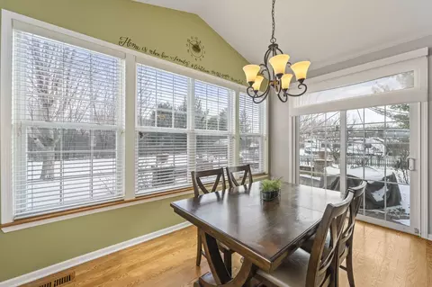 Dining - 1575 Old Forge Rd, Bartlett, IL 60103 photo 4 of 5