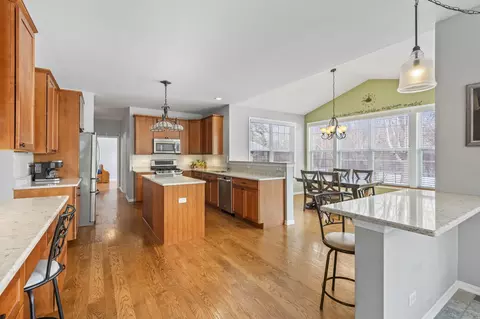 Kitchen - 1575 Old Forge Rd, Bartlett, IL 60103 photo 5 of 7