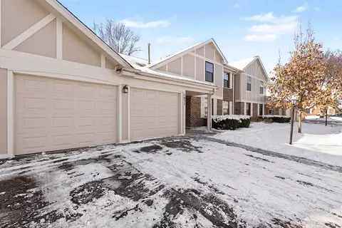 Exterior - 1051 Driftwood Ct #A2, Wheeling, IL 60090 photo 2 of 3