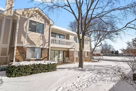 Exterior - 1051 Driftwood Ct #A2, Wheeling, IL 60090 photo 3 of 3