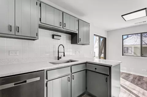 Kitchen - 1051 Driftwood Ct #A2, Wheeling, IL 60090 photo 2 of 2