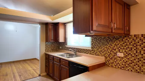 Kitchen - 3506 Ithaca Rd, Olympia Fields, IL 60461 photo 2 of 5