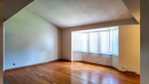 Living - 3506 Ithaca Rd, Olympia Fields, IL 60461 photo 4 of 5