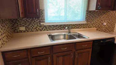 Kitchen - 3506 Ithaca Rd, Olympia Fields, IL 60461 photo 4 of 5