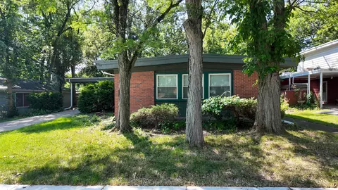 335 Oakwood St, Park Forest, IL 60466