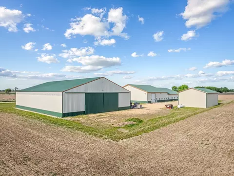 Exterior - 11635 Wange Rd, Capron, IL 61012 photo 2 of 2