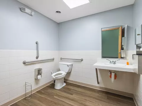 Bath - 11635 Wange Rd, Capron, IL 61012 photo 2 of 3
