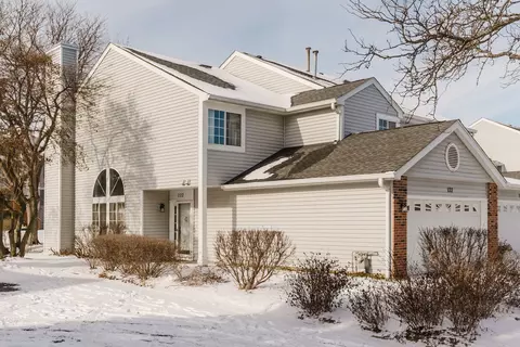 122 Brittany Dr, Streamwood, IL 60107