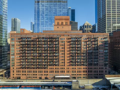 165 N Canal St #916, Chicago, IL 60606