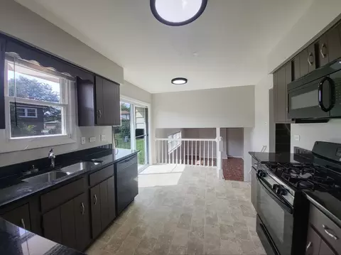Kitchen - 6037 Spring Ln, Matteson, IL 60443 photo 3 of 3