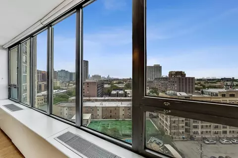 View/Area - Undisclosed, Chicago, IL 60613 photo 1 of 3