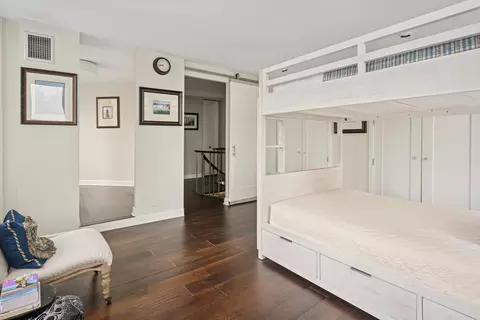 Bedroom - 100 E Walton St #41DE, Chicago, IL 60611 photo 3 of 5