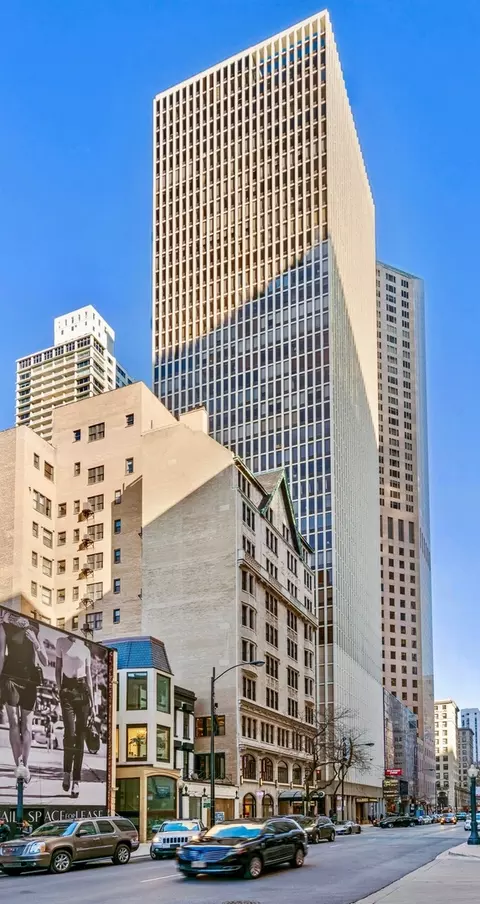 100 E Walton St #41DE, Chicago, IL 60611