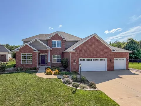 4703 English Oak Ct, Champaign, IL 61822