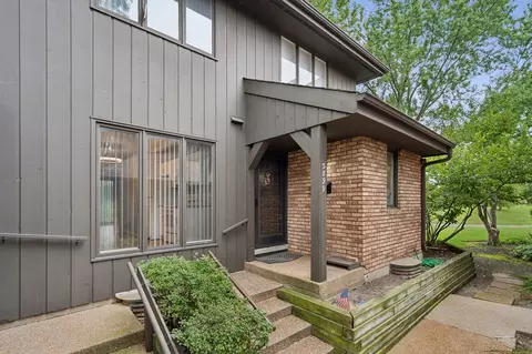 3899 Mission Hills Rd, Northbrook, IL 60062