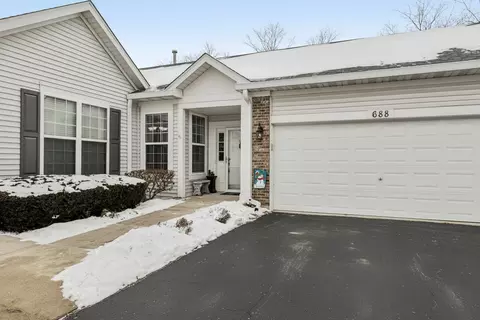 688 Cadillac Cir, Romeoville, IL 60446