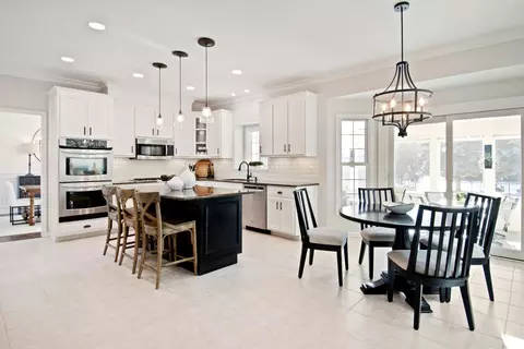3816 Grassmere Rd, Naperville, IL 60564 photo 9