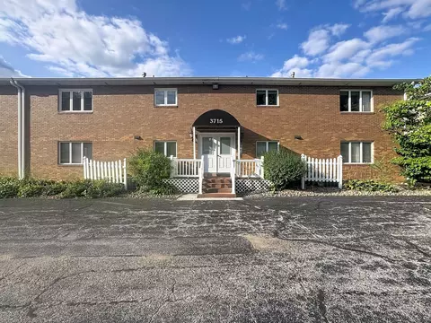 3715 35th St #3, Moline, IL 61265