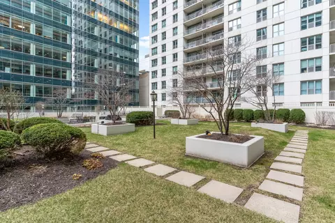 Exterior - Undisclosed, Chicago, IL 60661 photo 4 of 4