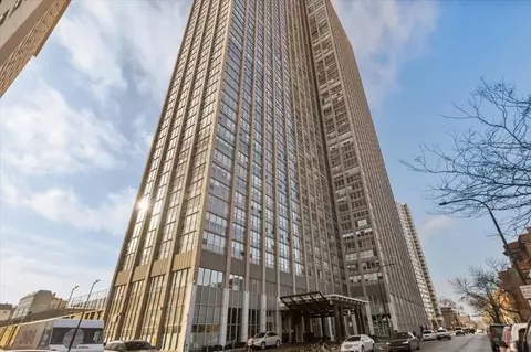 655 W Irving Park Rd #1004, Chicago, IL 60613