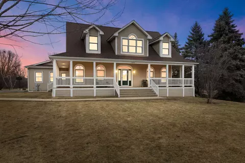 15870 Anna Dr, Wadsworth, IL 60083