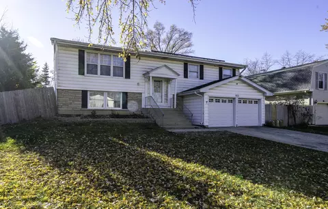 453 Cumberland Ln, Bolingbrook, IL 60440
