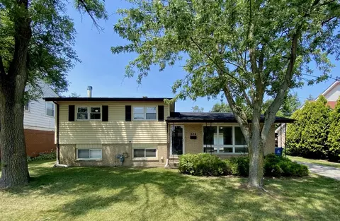 634 Lexington Dr, Chicago Heights, IL 60411