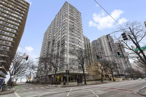5757 N Sheridan Rd #3E, Chicago, IL 60660