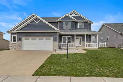 815 Cates Dr, Mahomet, IL 61853