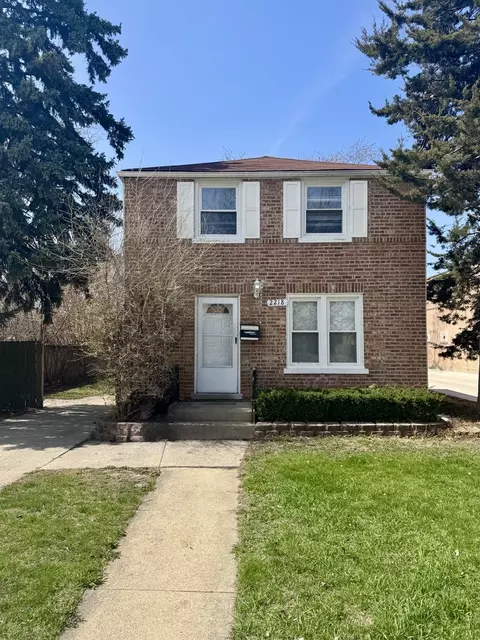 2218 S 11th Ave, Broadview, IL 60155