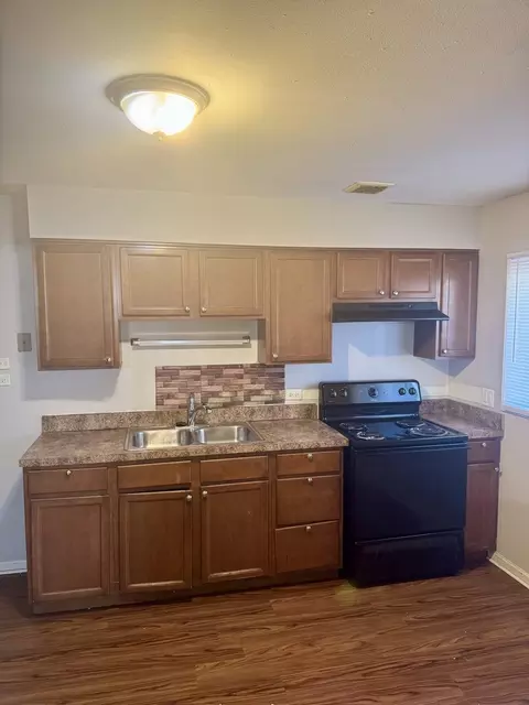 Kitchen - 1212 E 151st St, Dolton, IL 60419 photo 3 of 4