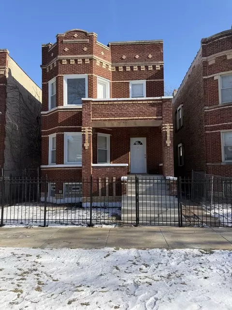 1019 N Leamington Ave, Chicago, IL 60651