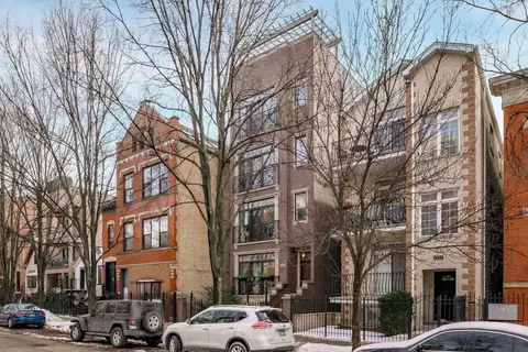 1523 W Thomas St #1, Chicago, IL 60642