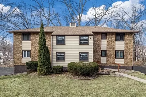 23 Cherry Hill Ct #124, Hampton, IL 61256