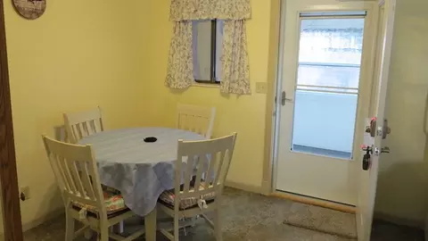 Dining - 23 Cherry Hill Ct #124, Hampton, IL 61256 photo 2 of 2