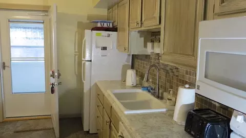 Kitchen - 23 Cherry Hill Ct #124, Hampton, IL 61256 photo 2 of 4