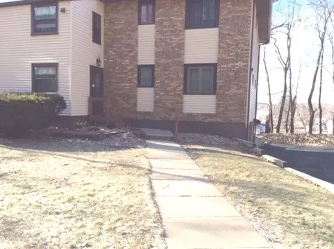 Exterior - 23 Cherry Hill Ct #124, Hampton, IL 61256 photo 2 of 5