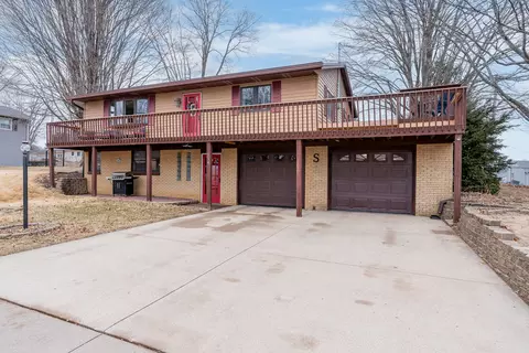514 E 22nd Ave, Coal Valley, IL 61240