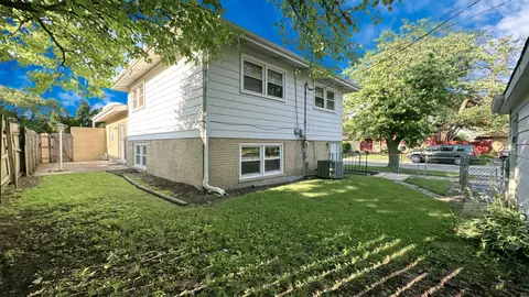 Exterior - 619 E 152nd St, Dolton, IL 60419 photo 2 of 2