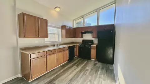 Kitchen - 619 E 152nd St, Dolton, IL 60419 photo 1 of 2