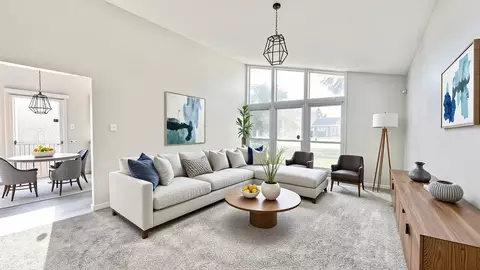 Living - 619 E 152nd St, Dolton, IL 60419 photo 2 of 3