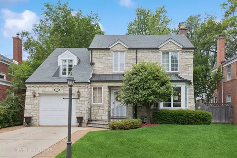 1215 16th St, Wilmette, IL 60091
