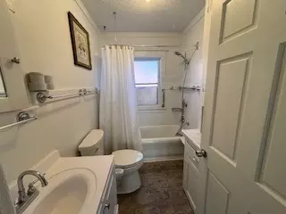 Bath - Undisclosed, Elgin, IL 60120 photo 1 of 3