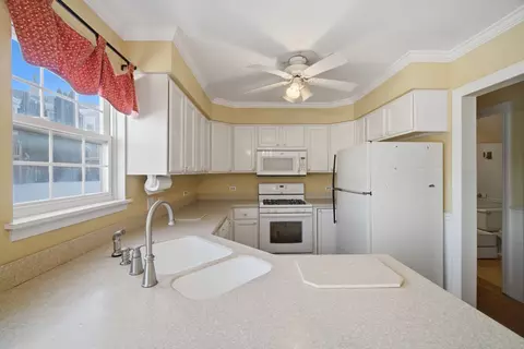 Undisclosed, Antioch, IL 60002 photo 11
