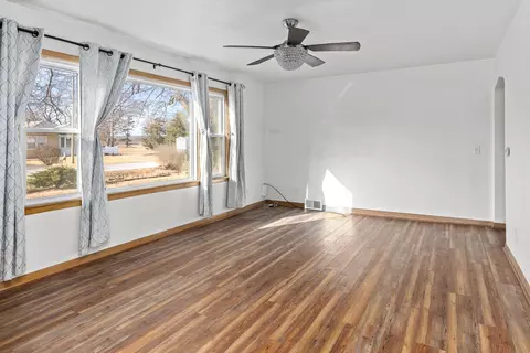 Living - 209 17th St E, Milan, IL 61264 photo 3 of 4
