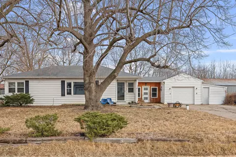 209 17th St E, Milan, IL 61264