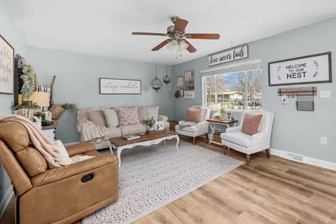 Living - 214 8th St E, Milan, IL 61264 photo 2 of 2
